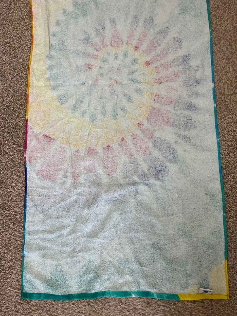 Kaufman Towels Rainbow Tie Dye Spiral Beach Towel NWT 28x60 Colorful